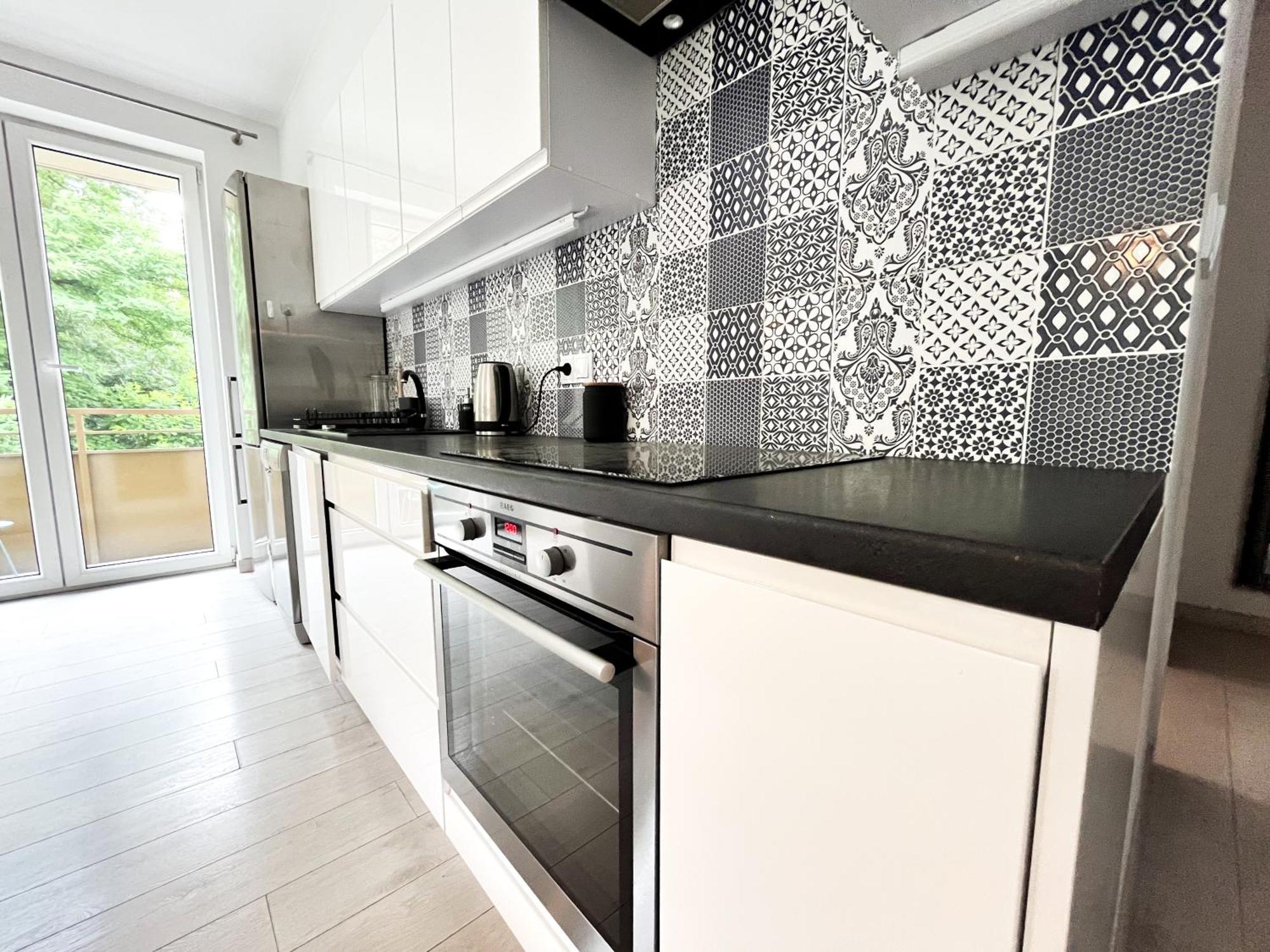 Walk To Park, Modern 2Bd Kitchen! Balcony, Parking Appartement Wrocław Buitenkant foto