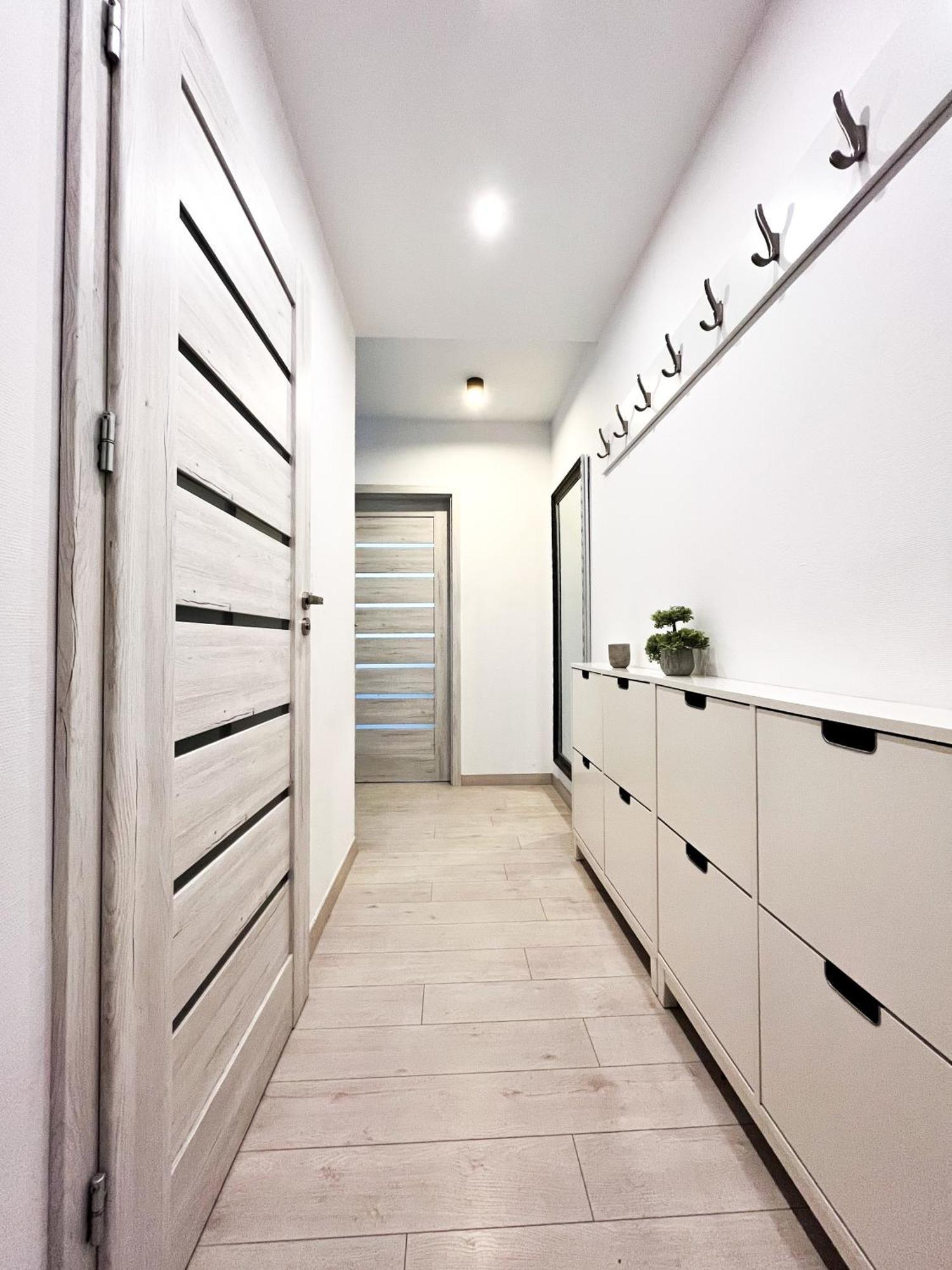 Walk To Park, Modern 2Bd Kitchen! Balcony, Parking Appartement Wrocław Buitenkant foto